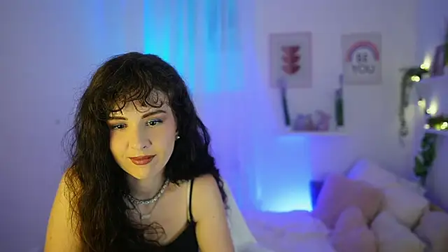 Daisy Lowe online show from 07.17.26