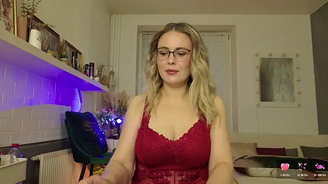 Snapshot of BeautyeyesLovely chatting on 05.28.26 BeautyeyesLovely online show from 05.28.26