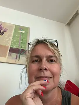 Snapshot of -Fifinka- chatting on 06.30.26 -Fifinka- online show from 06.30.26