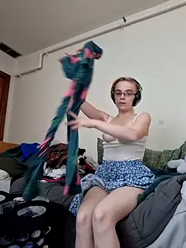 Little Miss Needy online show from 06.27.26