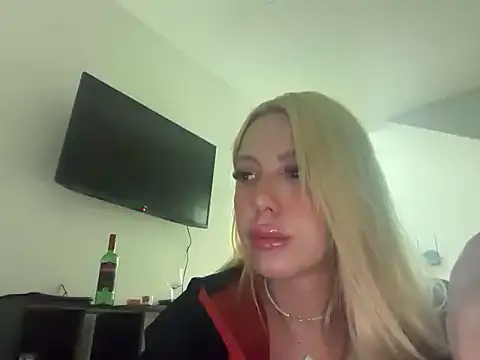 Snapshot of MargotRubi chatting on 06.28.26 MargotRubi online show from 06.28.26