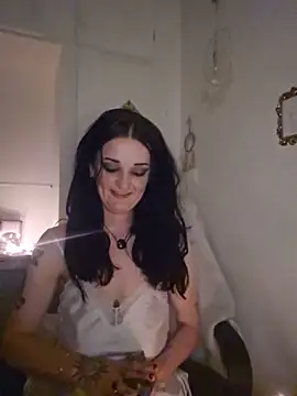 Snapshot of bloom-violetmoon chatting on 06.28.26 bloom-violetmoon online show from 06.28.26