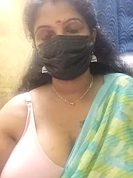 Snapshot of Poojitha-Queen chatting on 07.20.26 Poojitha-Queen online show from 07.20.26