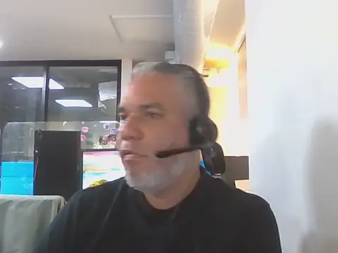 Snapshot of RoberthZ84 chatting on 07.03.26 RoberthZ84 online show from 07.03.26