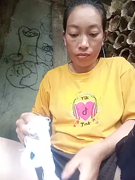 Snapshot of Helly-i chatting on 07.01.26 Helly-i online show from 07.01.26