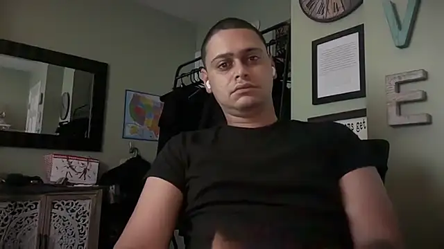 Snapshot of X7B9Q2L chatting on 07.04.26 X7B9Q2L online show from 07.04.26