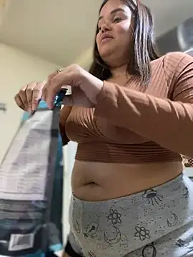 Snapshot of AliceStarshine chatting on 03.23.25 AliceStarshine online show from 03.23.25