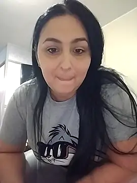 Snapshot of valeria1883 chatting on 07.04.26 valeria1883 online show from 07.04.26