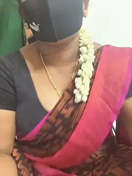 Snapshot of tamilrose143 chatting on 07.15.26 tamilrose143 online show from 07.15.26