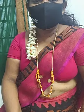 Snapshot of tamilrose143 chatting on 07.16.26 tamilrose143 online show from 07.16.26