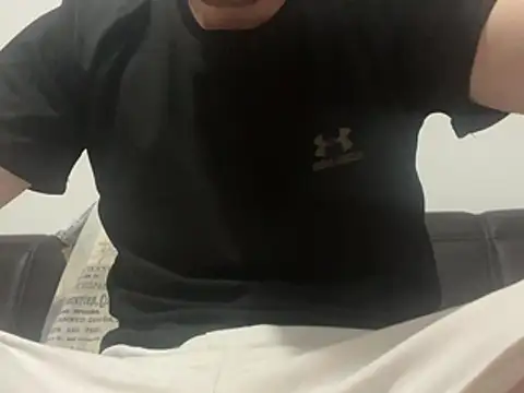 Snapshot of Emreq00 chatting on 07.14.26 Emreq00 online show from 07.14.26