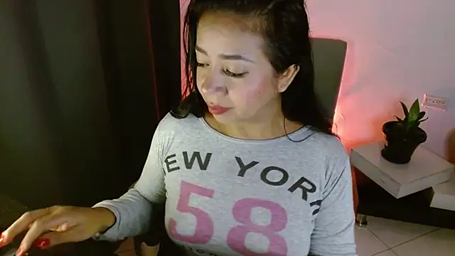 Snapshot of lispetite chatting on 02.27.26 lispetite online show from 02.27.26