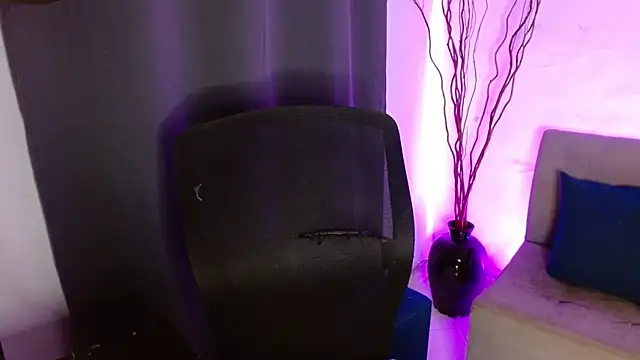 lispetite online show from 04.18.26