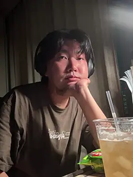Snapshot of karuhikaru chatting on 08.03.26 karuhikaru online show from 08.03.26
