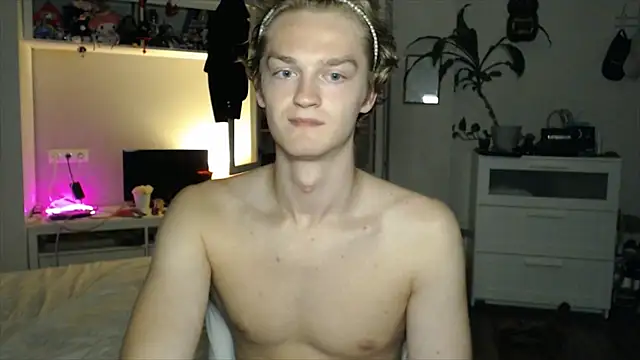 Snapshot of Daniel_yamm chatting on 07.17.26 Daniel yamm online show from 07.17.26