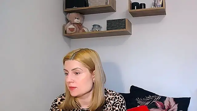 Snapshot of alisenties chatting on 03.11.26 alisenties online show from 03.11.26