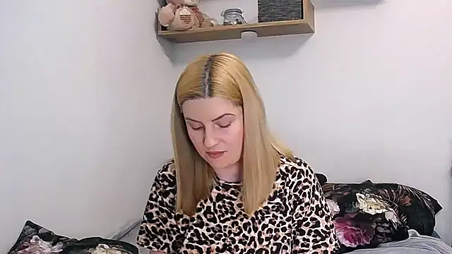 Snapshot of alisenties chatting on 05.10.26 alisenties online show from 05.10.26