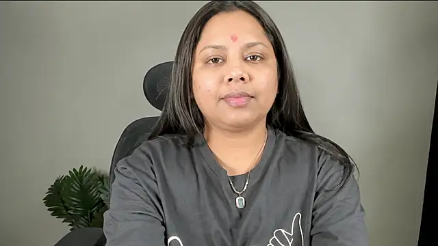 Snapshot of Varsha-ji767 chatting on 07.16.26 Varsha-ji767 online show from 07.16.26