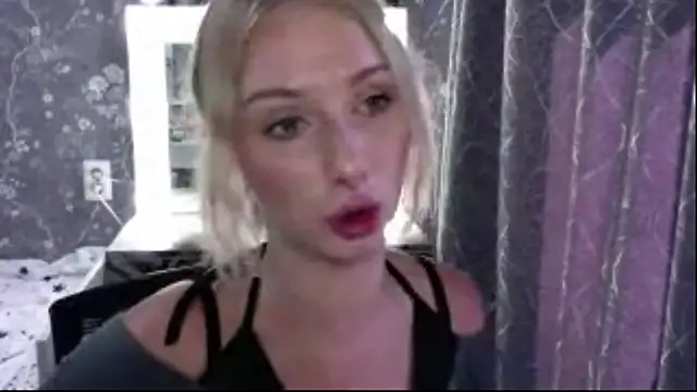 Snapshot of ellisweets chatting on 08.07.26 ellisweets online show from 08.07.26