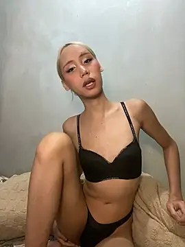 Snapshot of mariannedelaine chatting on 07.20.26 mariannedelaine online show from 07.20.26