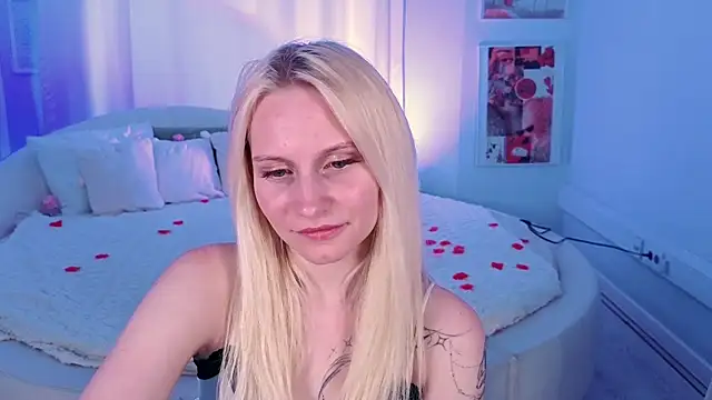 Snapshot of Rene_Avery chatting on 07.20.26 Rene Avery online show from 07.20.26