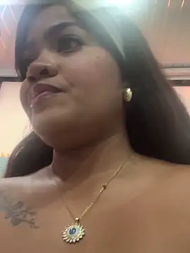 Snapshot of riri_brunnete chatting on 02.24.25 riri brunnete online show from 02.24.25