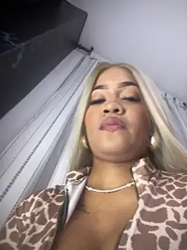 riri brunnete online show from 04.11.26