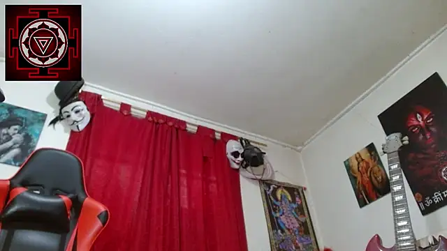 Snapshot of Amanda_Valeska chatting on 04.19.26 Amanda Valeska online show from 04.19.26