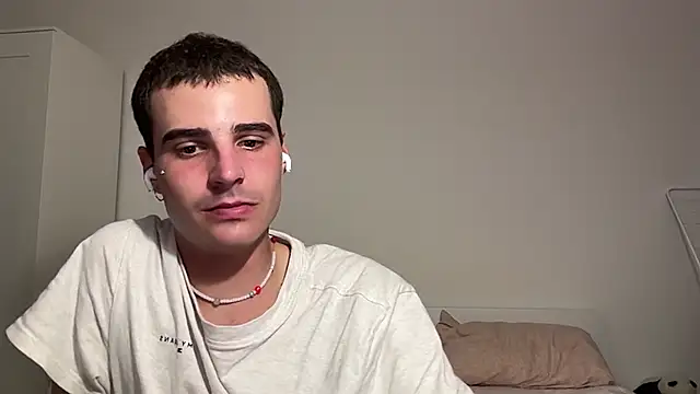 Snapshot of Lucas_bennet chatting on 08.01.26 Lucas bennet online show from 08.01.26