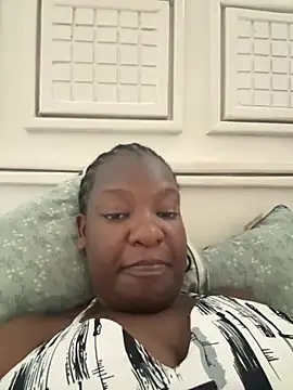 Snapshot of curvyreen chatting on 08.06.26 curvyreen online show from 08.06.26