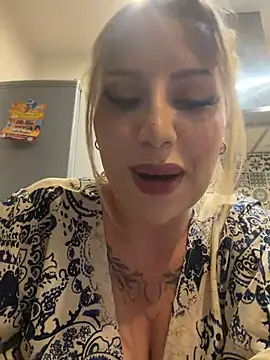 Snapshot of mila_kween chatting on 07.24.26 mila kween online show from 07.24.26