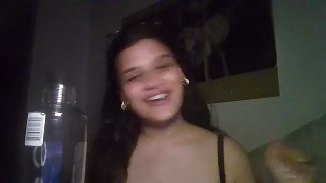 Snapshot of kaviahxx18 chatting on 07.25.26 kaviahxx18 online show from 07.25.26