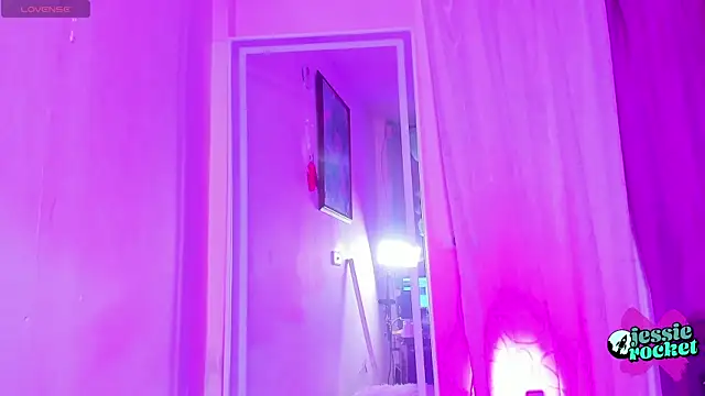 Snapshot of jessierocketx chatting on 10.24.25 jessierocketx online show from 10.24.25