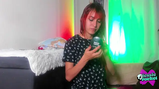 Snapshot of jessierocketx chatting on 12.16.25 jessierocketx online show from 12.16.25