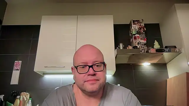 Snapshot of theitalianbear chatting on 04.27.26 theitalianbear online show from 04.27.26