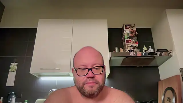 Snapshot of theitalianbear chatting on 05.16.26 theitalianbear online show from 05.16.26