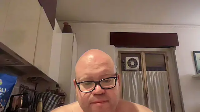 Snapshot of theitalianbear chatting on 05.22.26 theitalianbear online show from 05.22.26