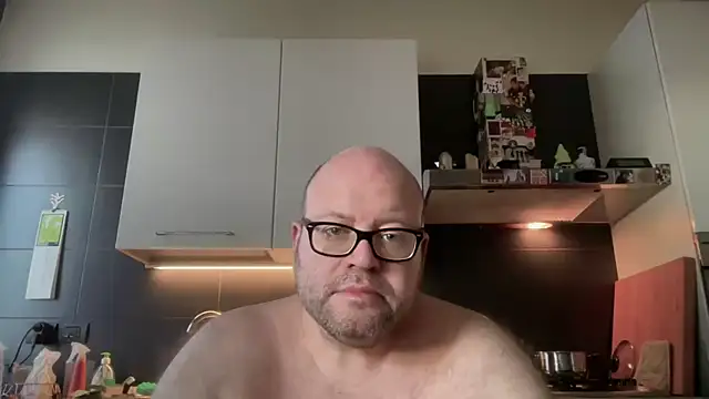 Snapshot of theitalianbear chatting on 05.30.26 theitalianbear online show from 05.30.26