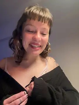 Snapshot of its_miel chatting on 07.27.26 its miel online show from 07.27.26