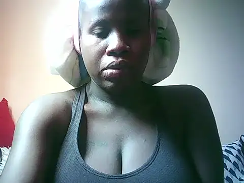 Snapshot of KissMeCurvyMbatha chatting on 08.02.26 KissMeCurvyMbatha online show from 08.02.26