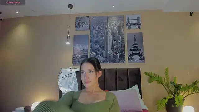 Snapshot of Olivia_jazz chatting on 03.05.25 Olivia jazz online show from 03.05.25