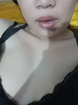 Snapshot of Quynhnhu_bb chatting on 08.08.26 Quynhnhu bb online show from 08.08.26