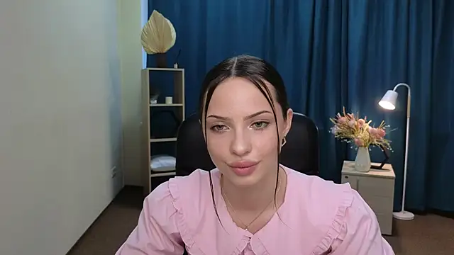 Snapshot of JaquelineMailey chatting on 08.06.26 JaquelineMailey online show from 08.06.26