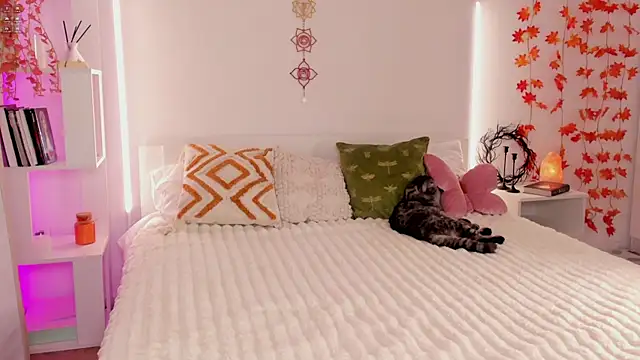 LoveJuliya online show from 11.09.25