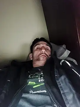 Snapshot of kudrika222 chatting on 11.15.25 kudrika222 online show from 11.15.25