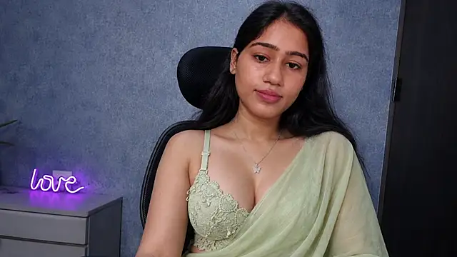 Snapshot of Rishika_luxx chatting on 08.08.26 Rishika luxx online show from 08.08.26