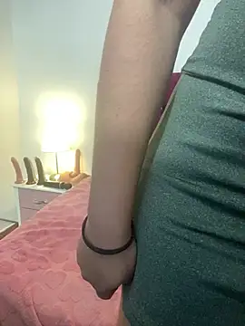 Snapshot of shara_ chatting on 01.23.25 shara  online show from 01.23.25