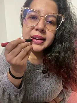 Snapshot of shara_ chatting on 02.27.25 shara  online show from 02.27.25