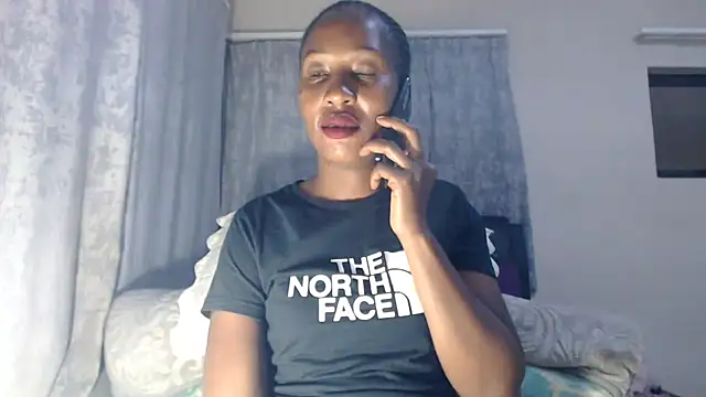 Snapshot of leanna23 chatting on 01.11.25 leanna23 online show from 01.11.25