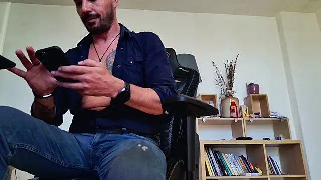 Snapshot of ChrisKox chatting on 05.16.26 ChrisKox online show from 05.16.26